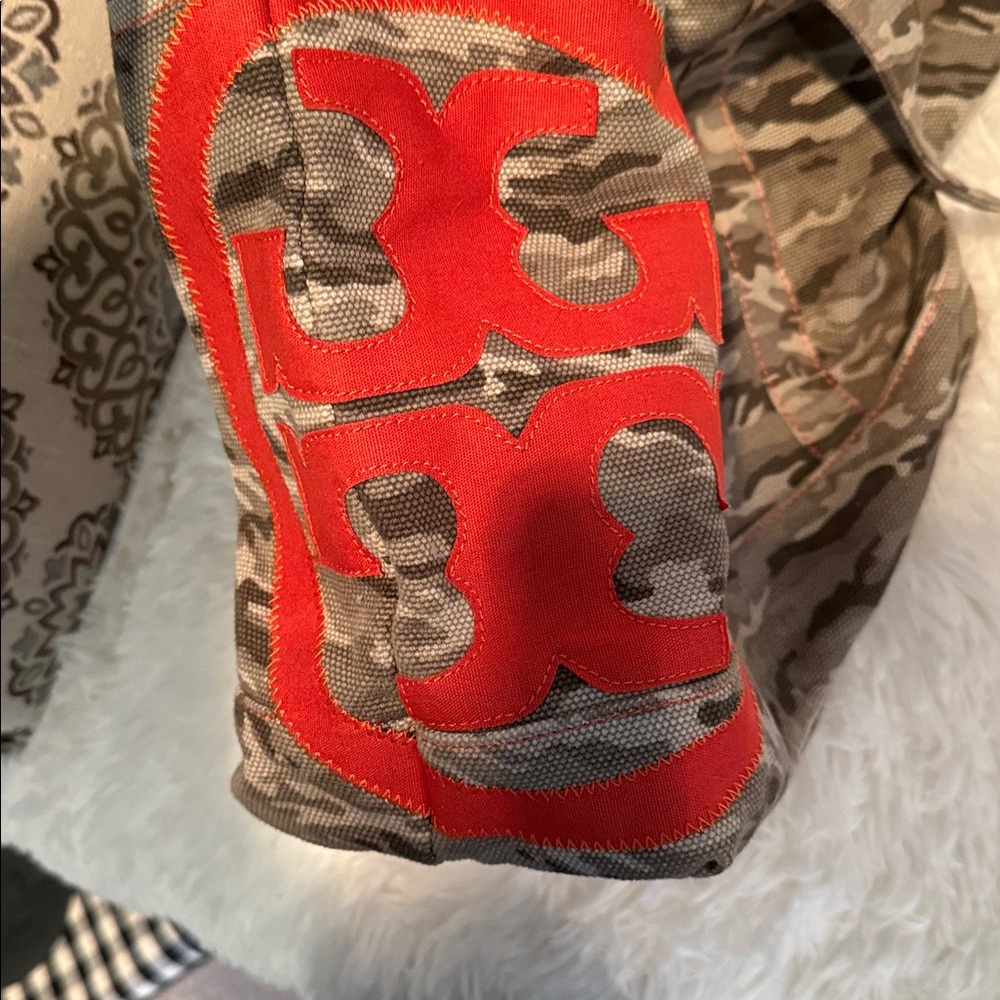 Tory Burch Zipper Canvas Camo Tote Bag 

. - Picture 7 of 7
